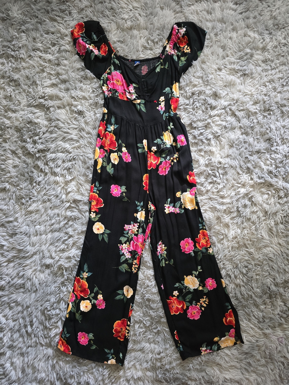 Old Navy Black Floral Fit & Flare Flutter-Sleeve Jumpsuit - Size XS